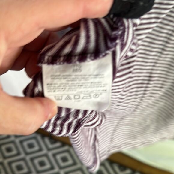 Old Navy burgundy and white striped relax fit lightweight sweater - Picture 5 of 5